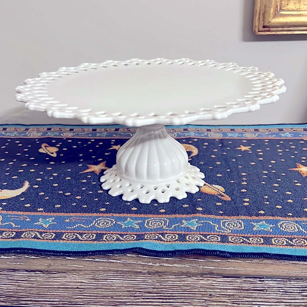 Vintage COASTLINE FINE PORCELAIN Footed Cake Stand Cream White Laced Edge 10"